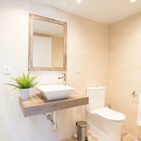 Stunning Spacious With Free Parking *