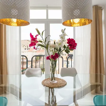 Apartment Stunning Spacious With Free Parking Malaga