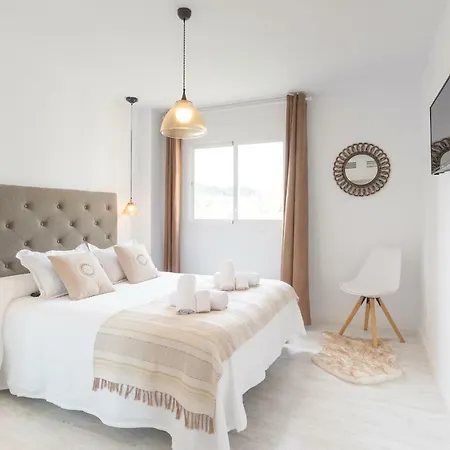 Stunning Spacious With Free Parking * Malaga