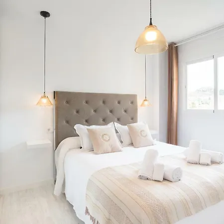Apartment Stunning Spacious With Free Parking Malaga